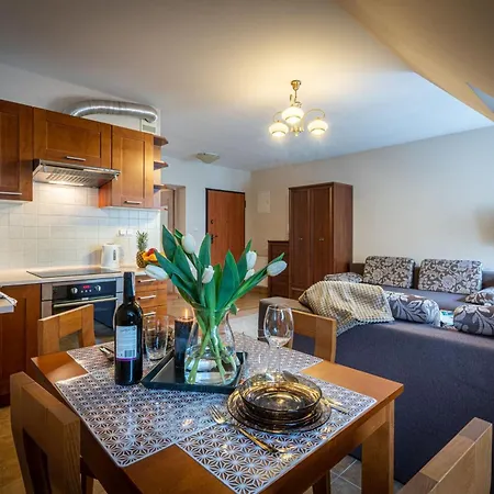 Styl Bella, Centrum Miasta